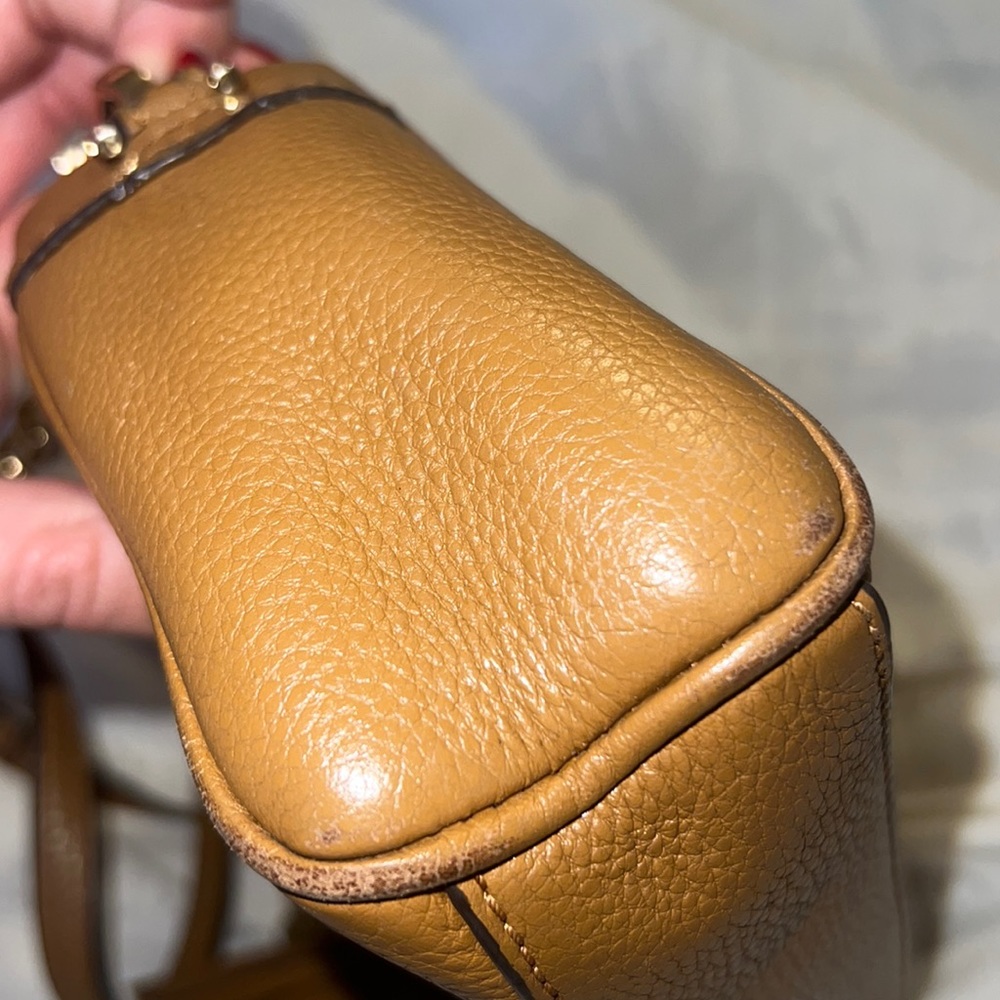 Michael Kors crossbody purse - Picture 6 of 7